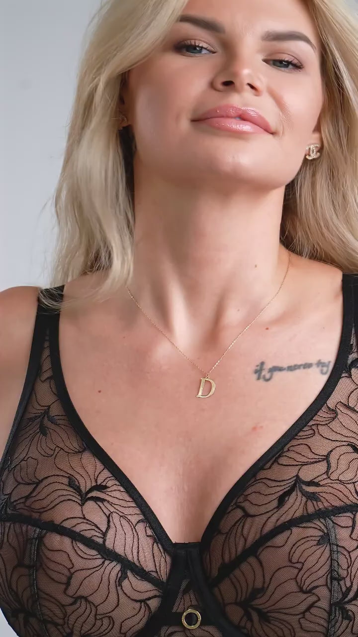Kinga Allana SC-1184: liściasty haft na tiulu – film