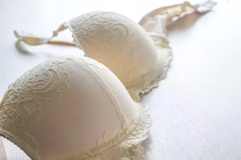 Rozmiary i samoakceptacja: Miłość do swojego dużego biustu