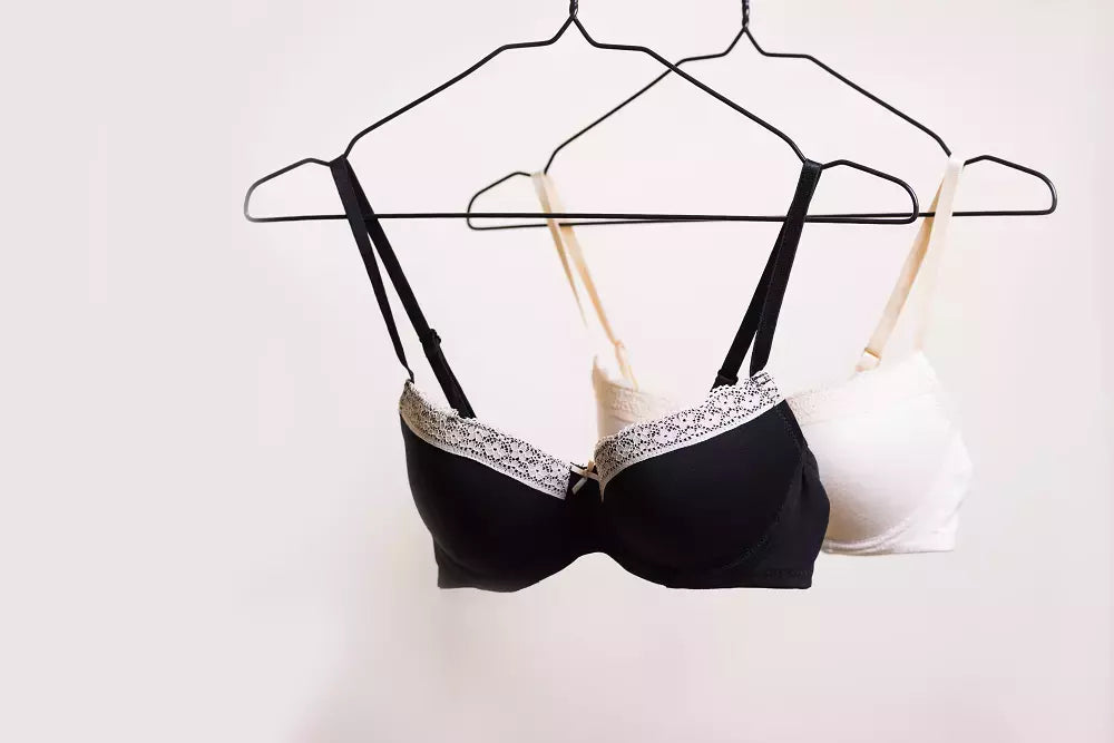 Jakie są najnowsze trendy w modzie na bieliznę damską i jak je nosić?