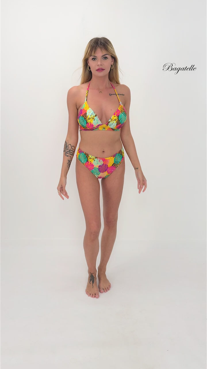 Self Pati 1: kolorowe bikini z wysokimi majtkami – film