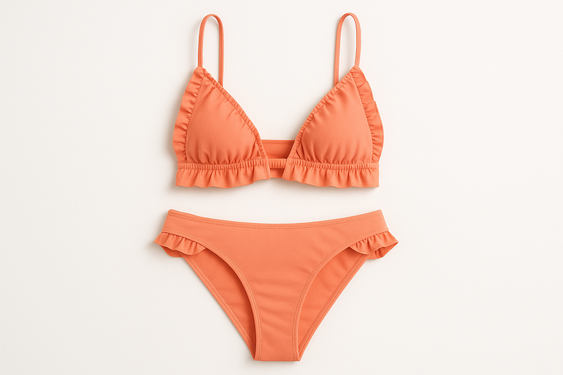 Jaki strój kąpielowy przy małych piersiach wybrać?