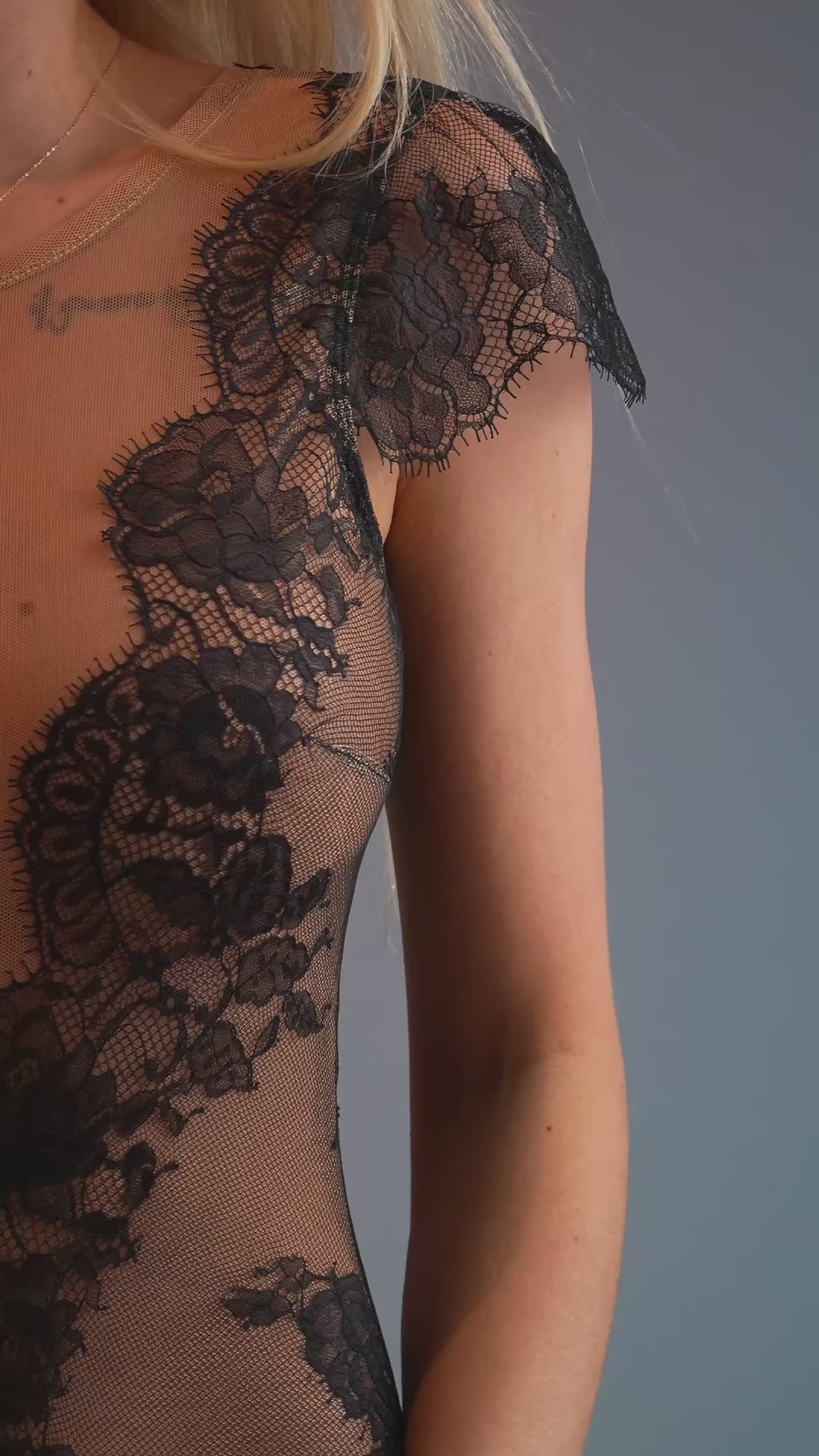 koronkowe body z czarnym tiulem, seksowna bielizna, body damskie